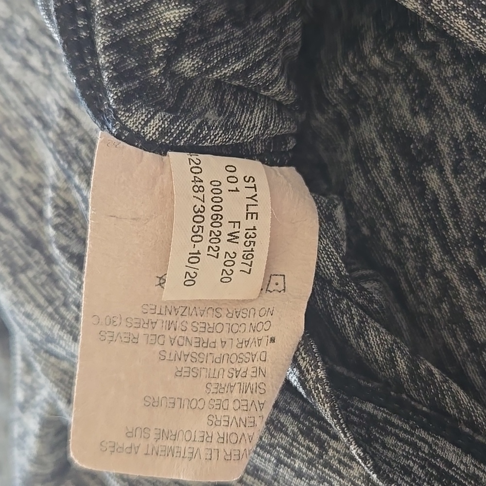 Under Armour Gray and Navy Men's Hoodie - Picture 8 of 13